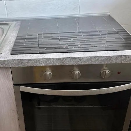 Modern & Cozy 2-bedroom Flat In