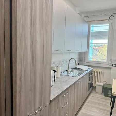 Modern & Cozy 2-bedroom Flat In Appartamento