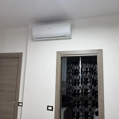 Modern & Cozy 2-bedroom Flat In Appartamento Sesto Calende